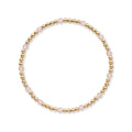 Fijne gouden kralenarmband van gold filled 14K met zachtroze rozenkwarts accenten, van Bedels & Bedels.
