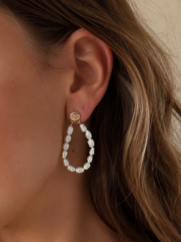 JULIA | Statement oorbellen parel goud