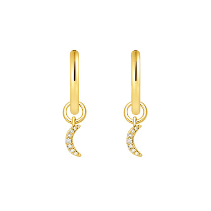 Gouden huggie oorringen met een maanvormige bedel hanger ingelegd met zirkonia, van Bedels & Bedels.